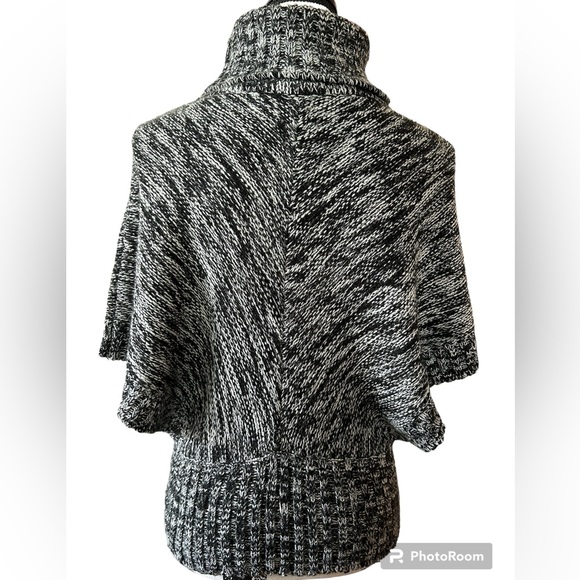 Derek Heart Turtleneck Knit Sweater - Picture 3 of 5